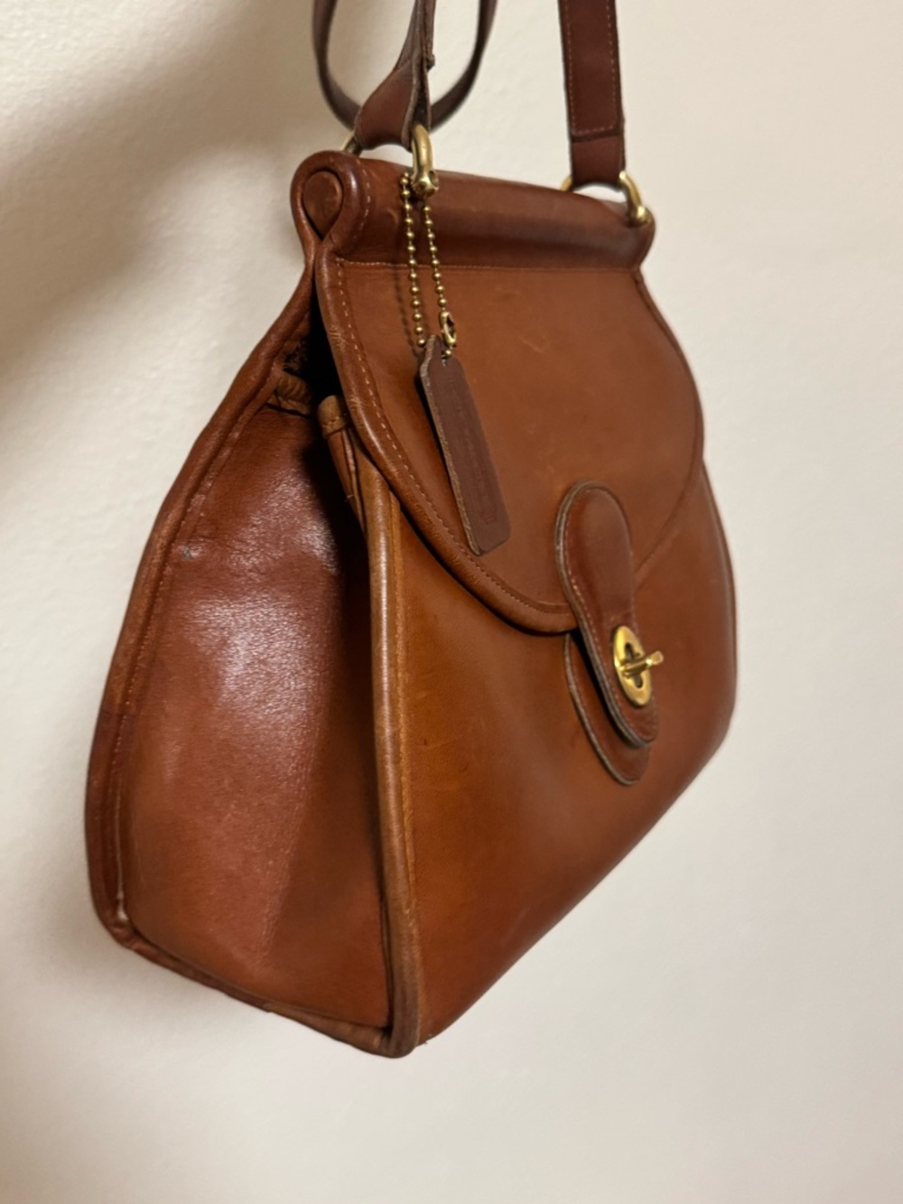 Vintage Coach Logan British Tan Crossbody Leather Bag 9907 - Picture 4 of 10
